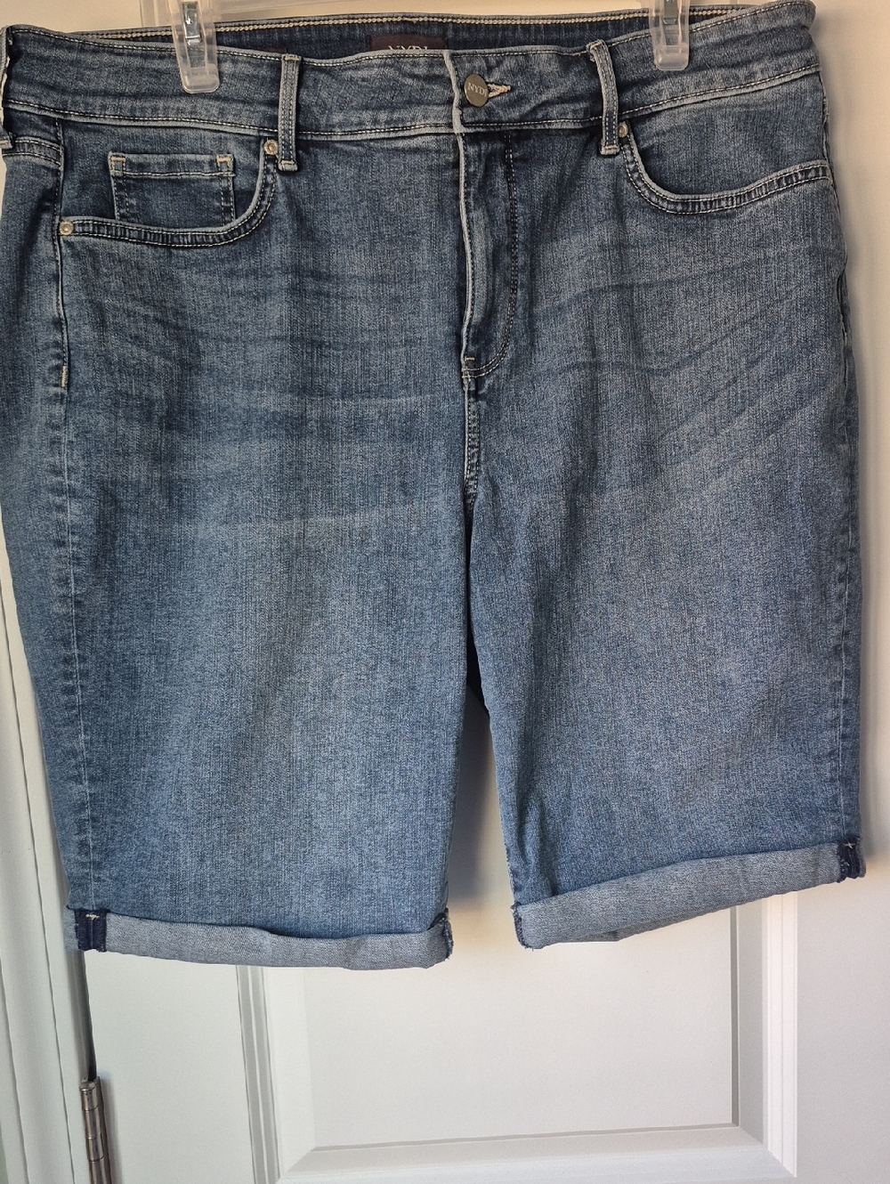 NYDJ. SIZE 16 MEDIUM blue Denim  Cuffed Shorts  EUC